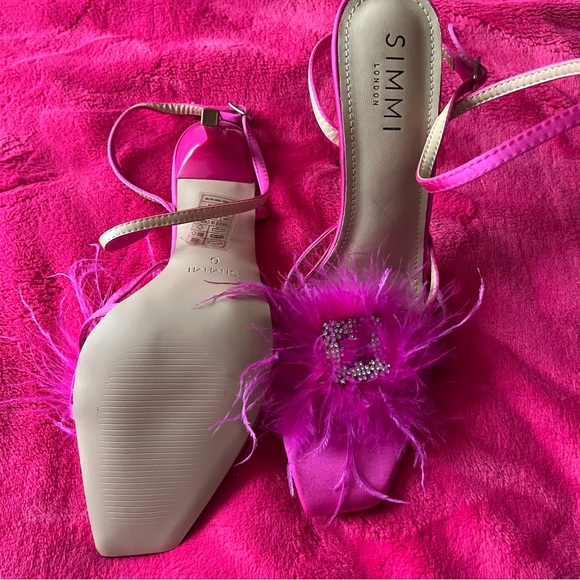 SIMMI London Fuschia Fur Heels ๐ - Picture 3 of 3